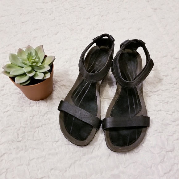 ysidro stitch wedge